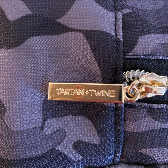 Ulta Beauty Tartan + Twine Black camouflage makeup bag - Picture 4 of 6